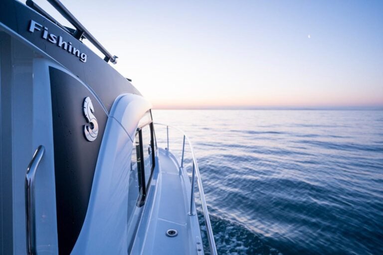View of the water on the starboard side of a Beneteau Antares 8